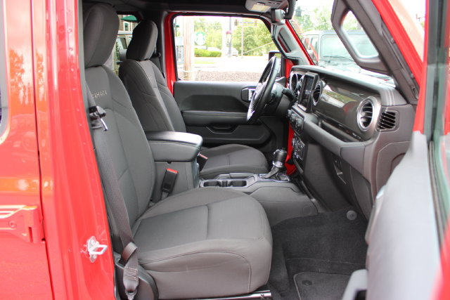 Used 2022 Jeep Wrangler Unlimited Sahara AWD/4WD image 44