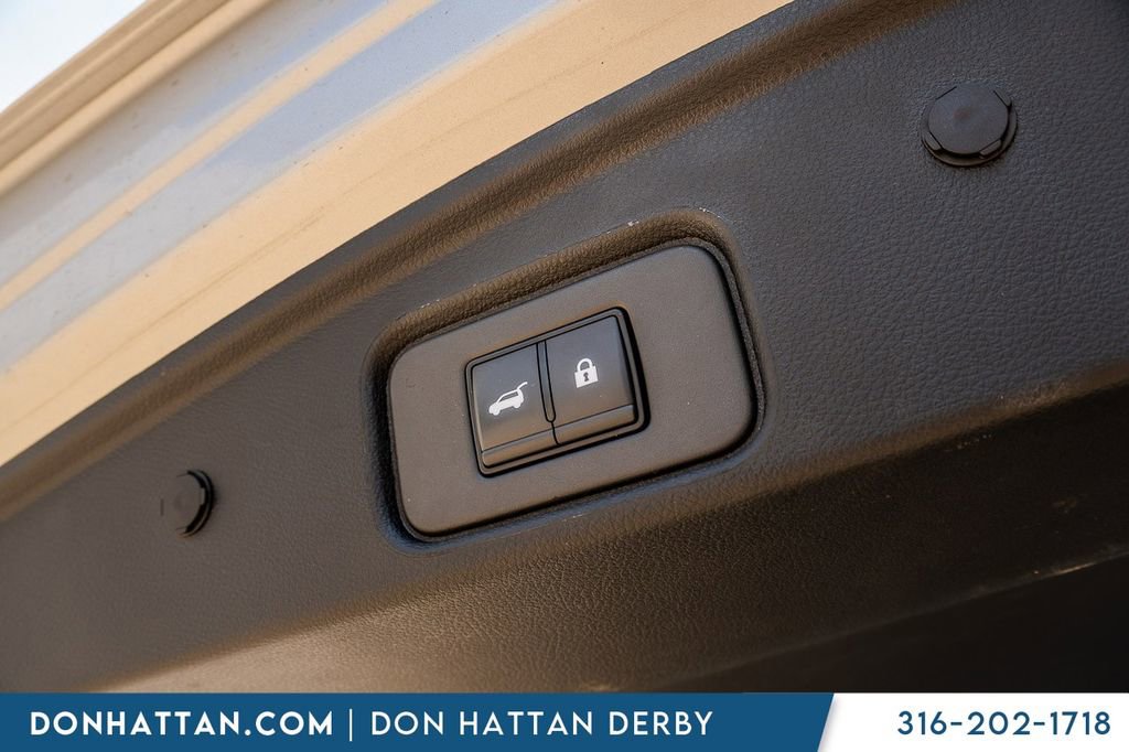 Used 2025 Nissan Pathfinder SV FWD image 30