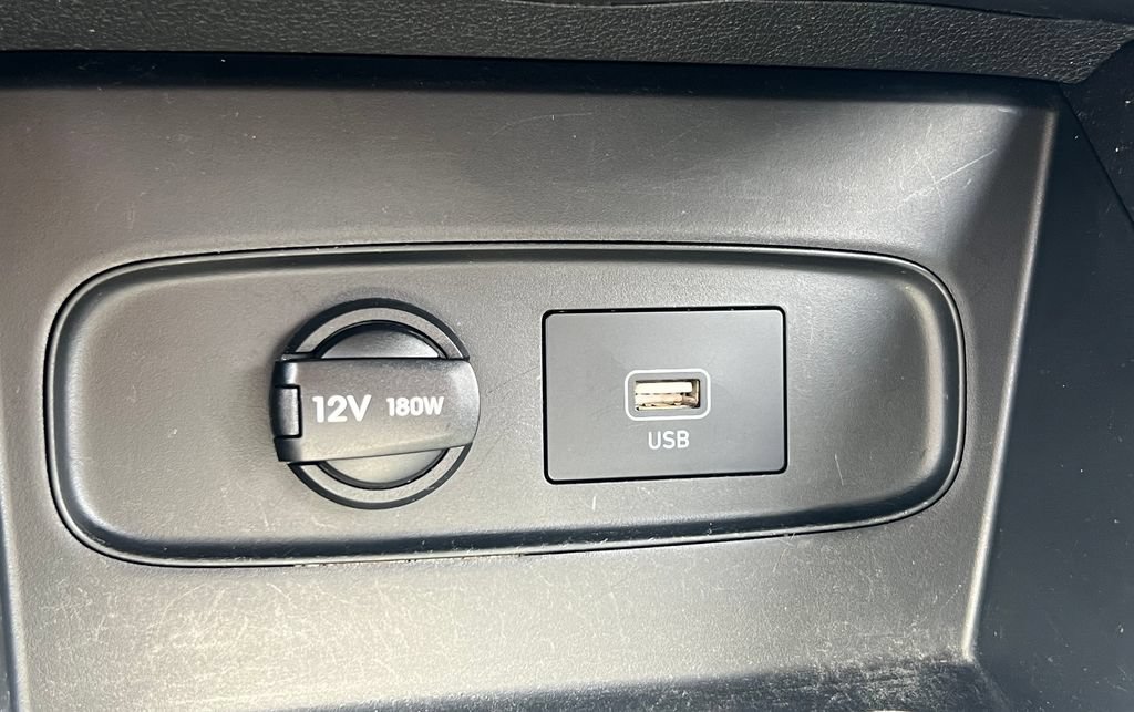 Used 2021 Hyundai Venue SE FWD image 28