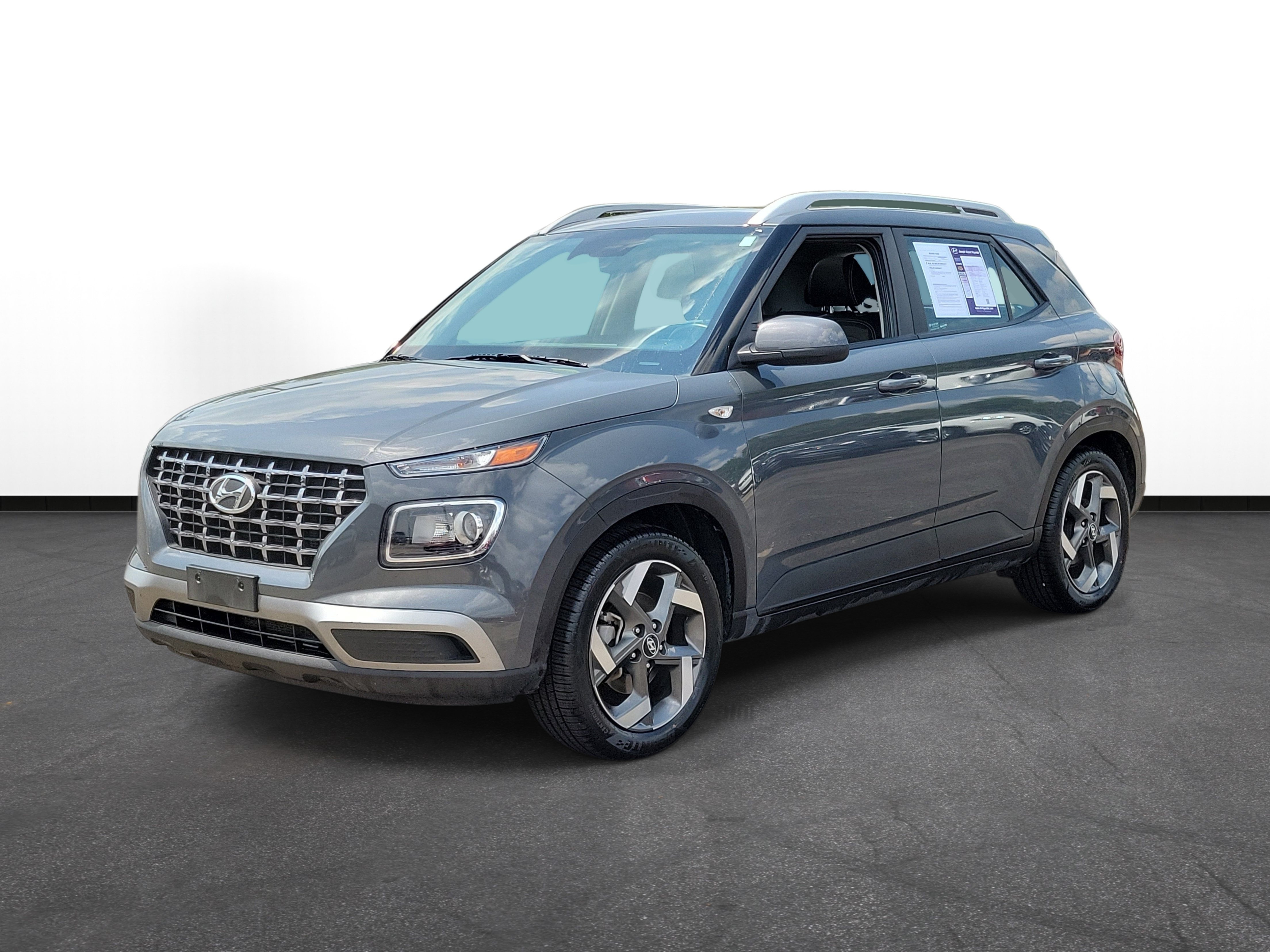 Used 2025 Hyundai Venue SEL FWD image 2
