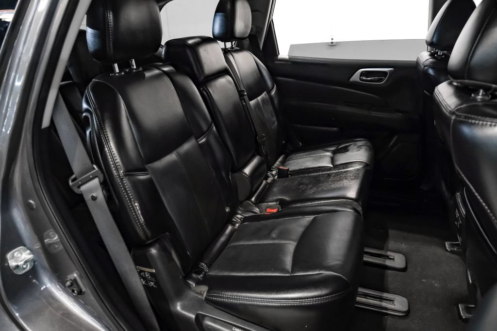 Used 2020 Nissan Pathfinder Platinum FWD image 38