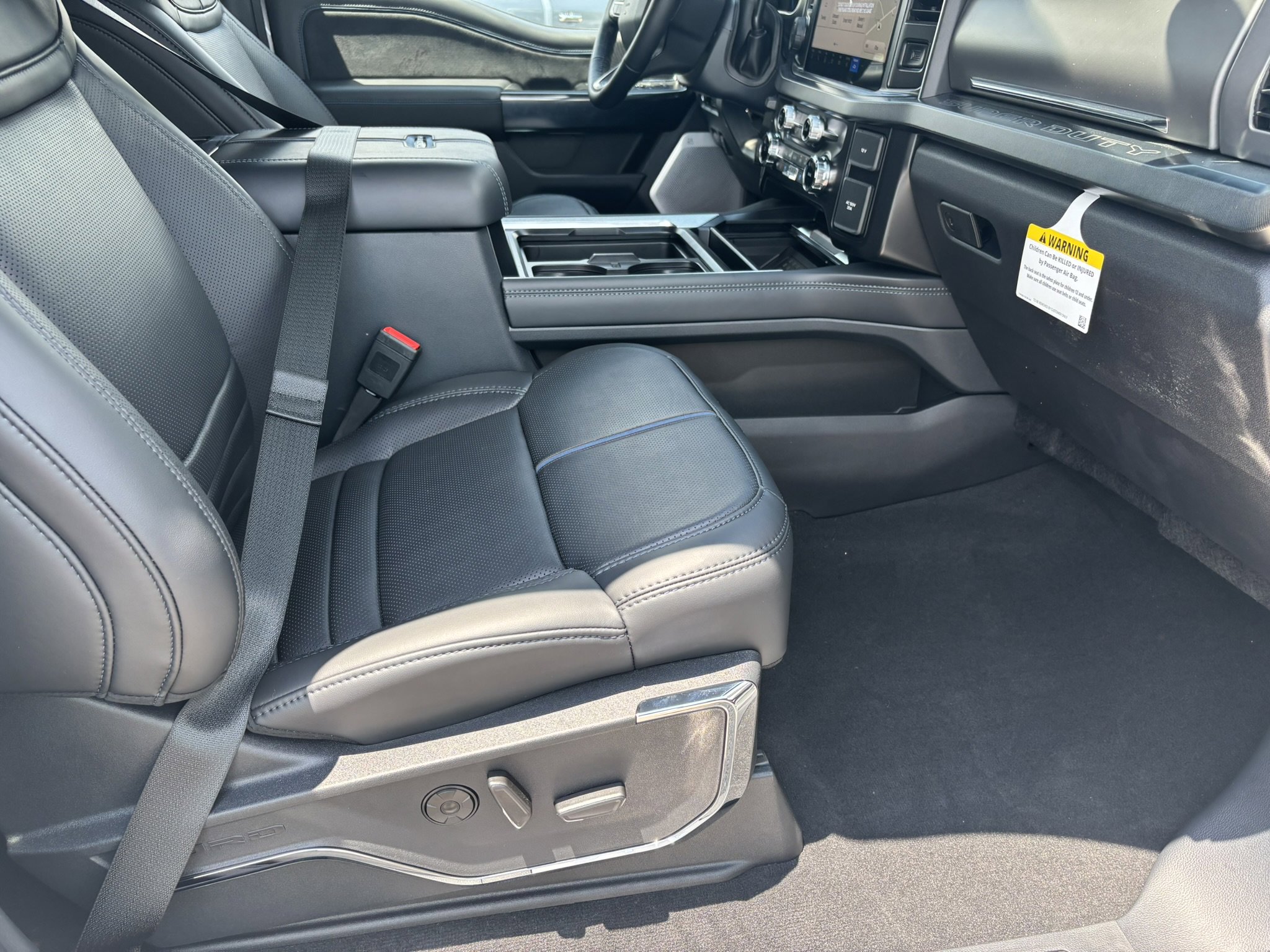 New 2025 Ford F250 4x4 Crew Cab Super Duty image 11