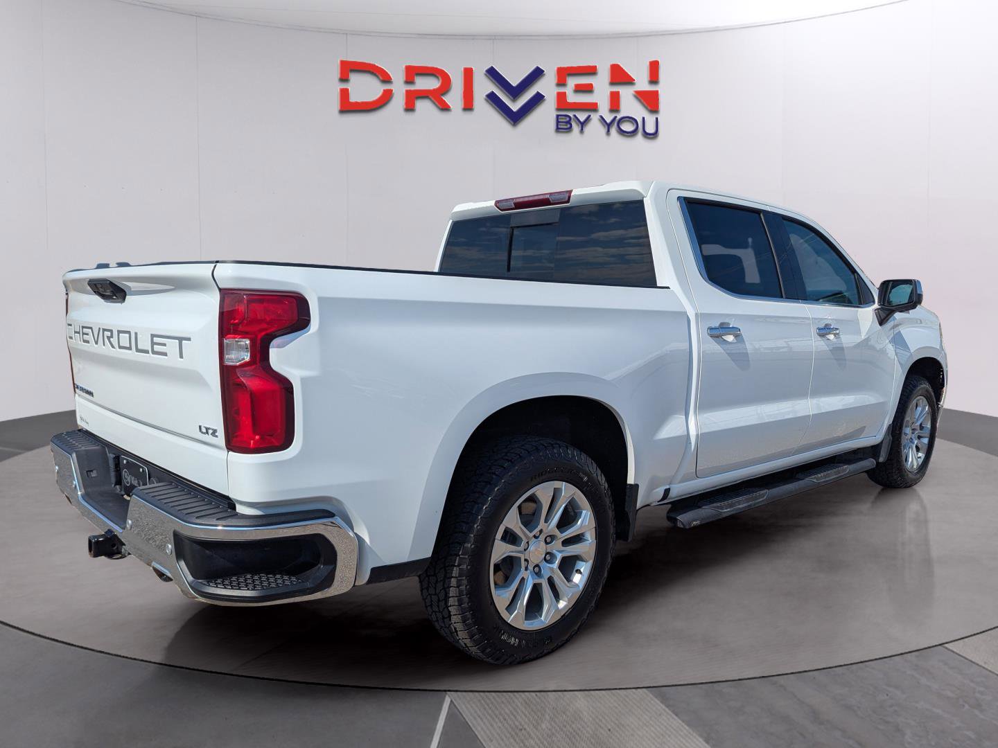 Used 2024 Chevrolet Silverado 1500 LTZ w/ LTZ Convenience Package II image 5