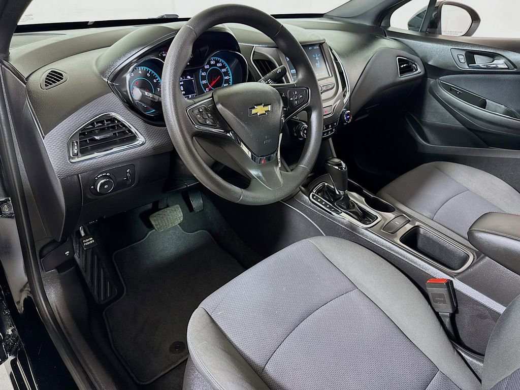Used 2017 Chevrolet Cruze LT w/ RS Package FWD image 7