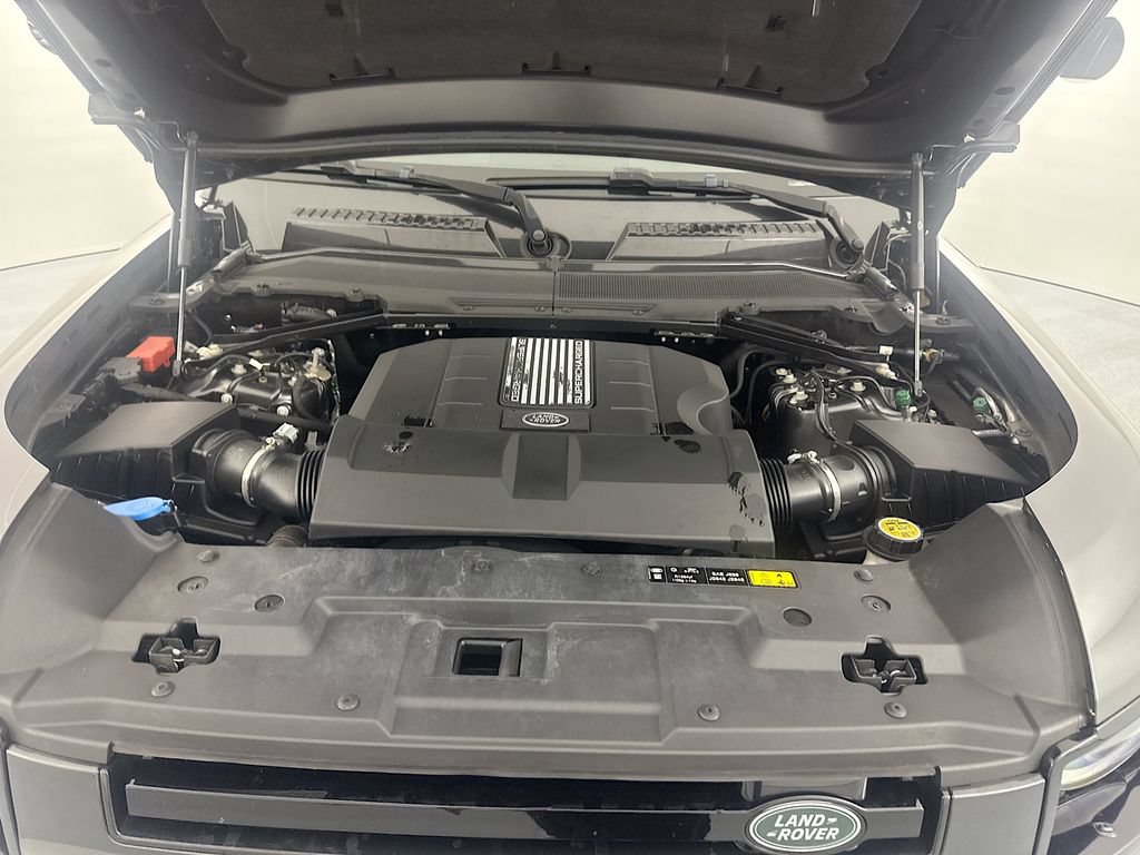 Certified 2024 Land Rover Defender 110 V8 AWD/4WD image 29