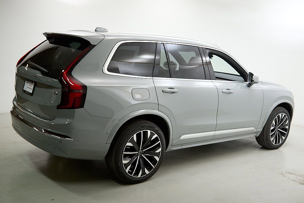 New 2026 Volvo XC90 T8 Plus w/ Protection Package image 9