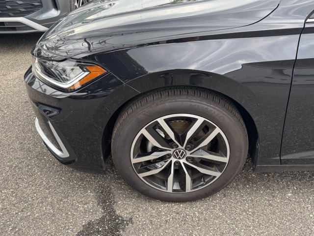 Used 2026 Volkswagen Jetta SE FWD image 10