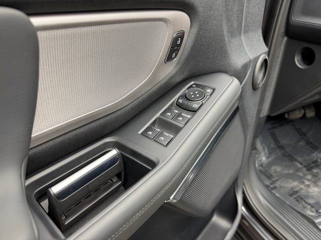 New 2026 Ford Expedition Active image 12