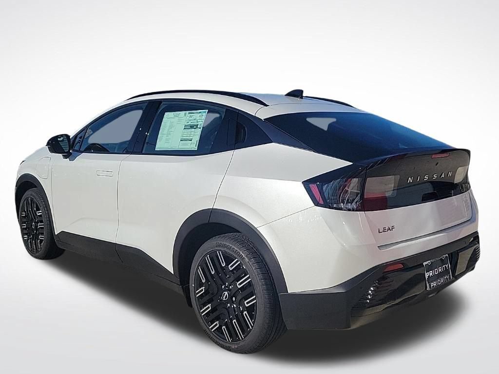 New 2026 Nissan Leaf Platinum+ w/ Floor Mat Package (Platinum+) FWD image 3