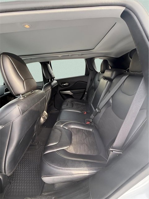 Used 2022 Jeep Cherokee Latitude w/ Sun & Sound Group image 21