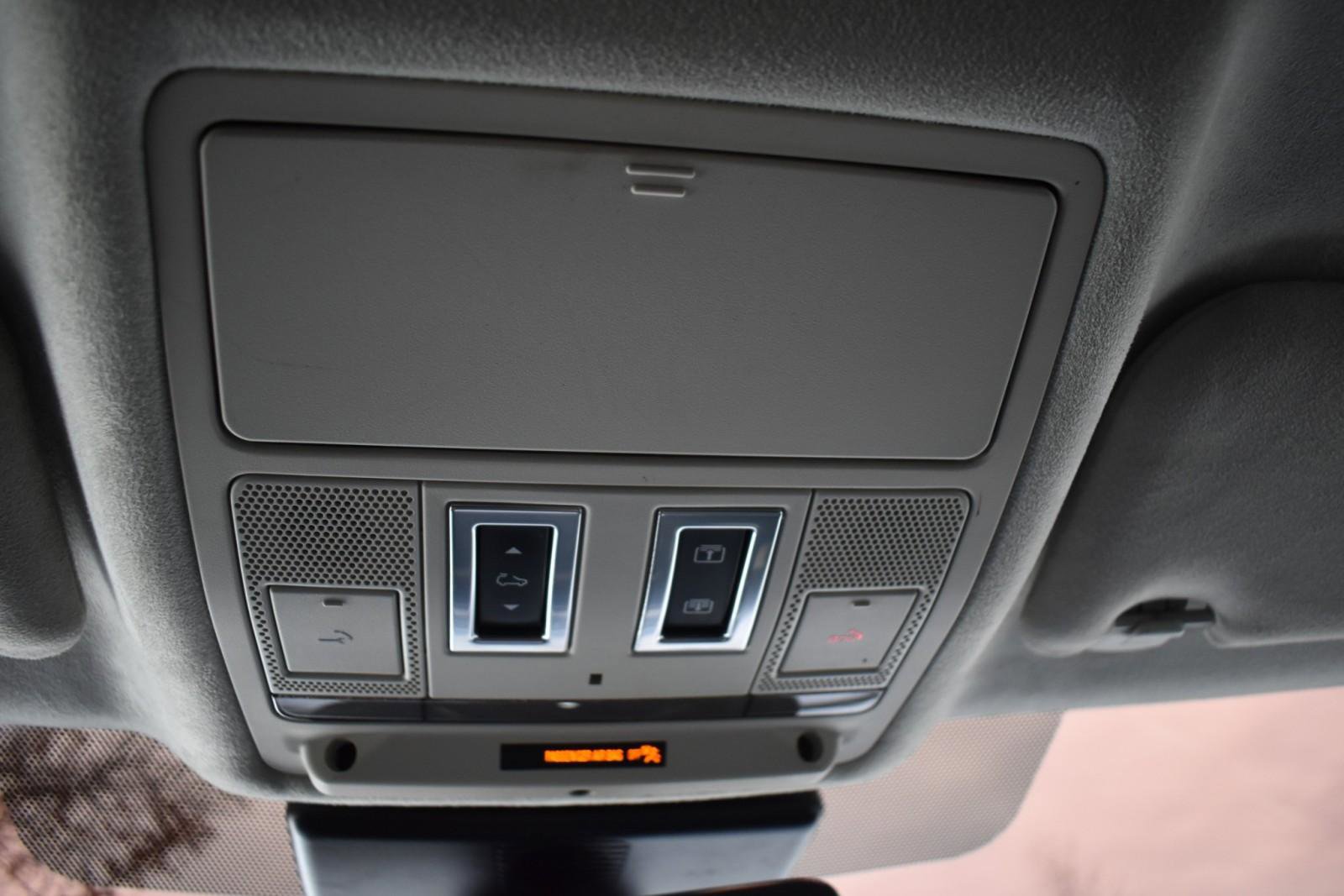 Used 2019 Jaguar F-PACE Prestige image 24