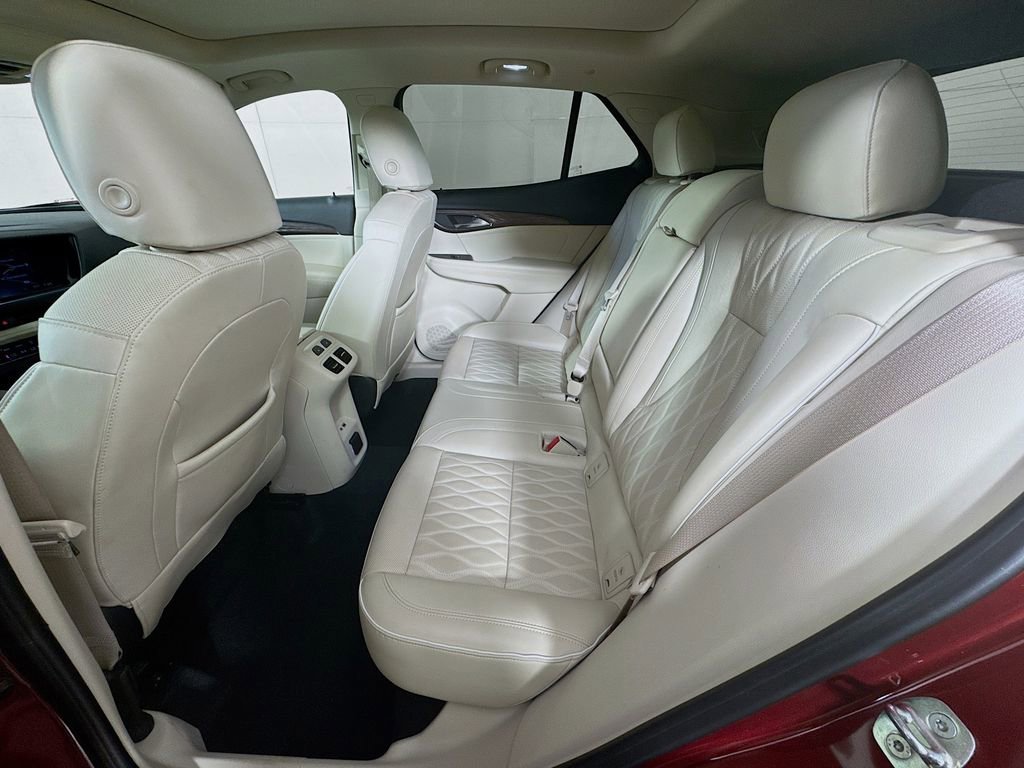Used 2022 Buick Envision Avenir w/ Technology Package II image 30