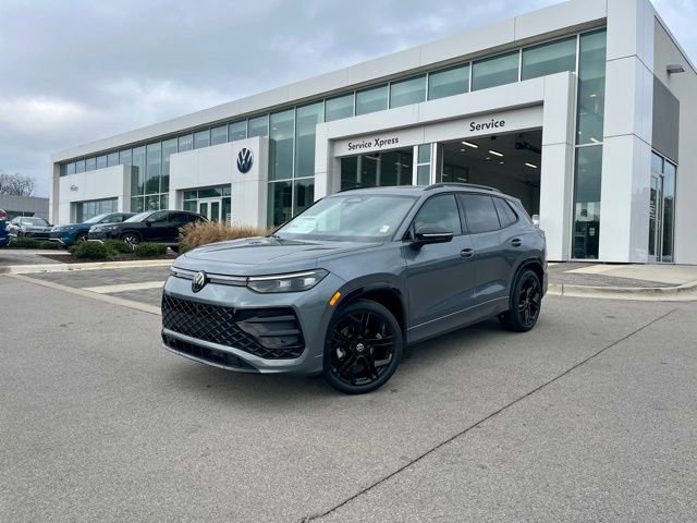 New 2026 Volkswagen Tiguan SE R-Line FWD image 1