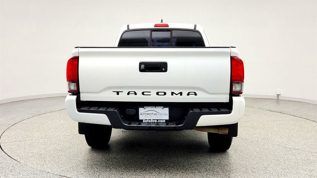 Used 2018 Toyota Tacoma SR RWD image 6
