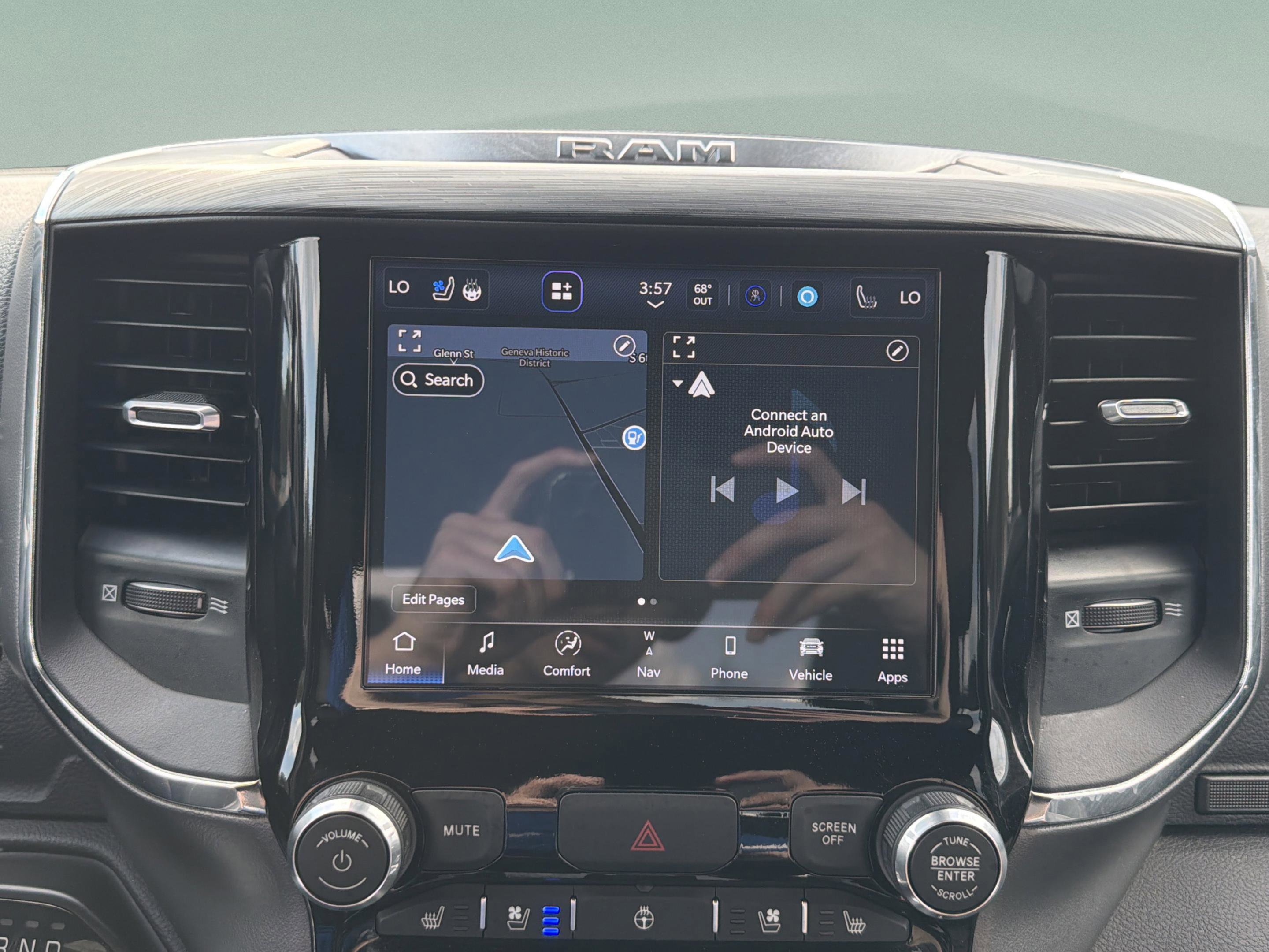 Used 2024 RAM 1500 Laramie image 30