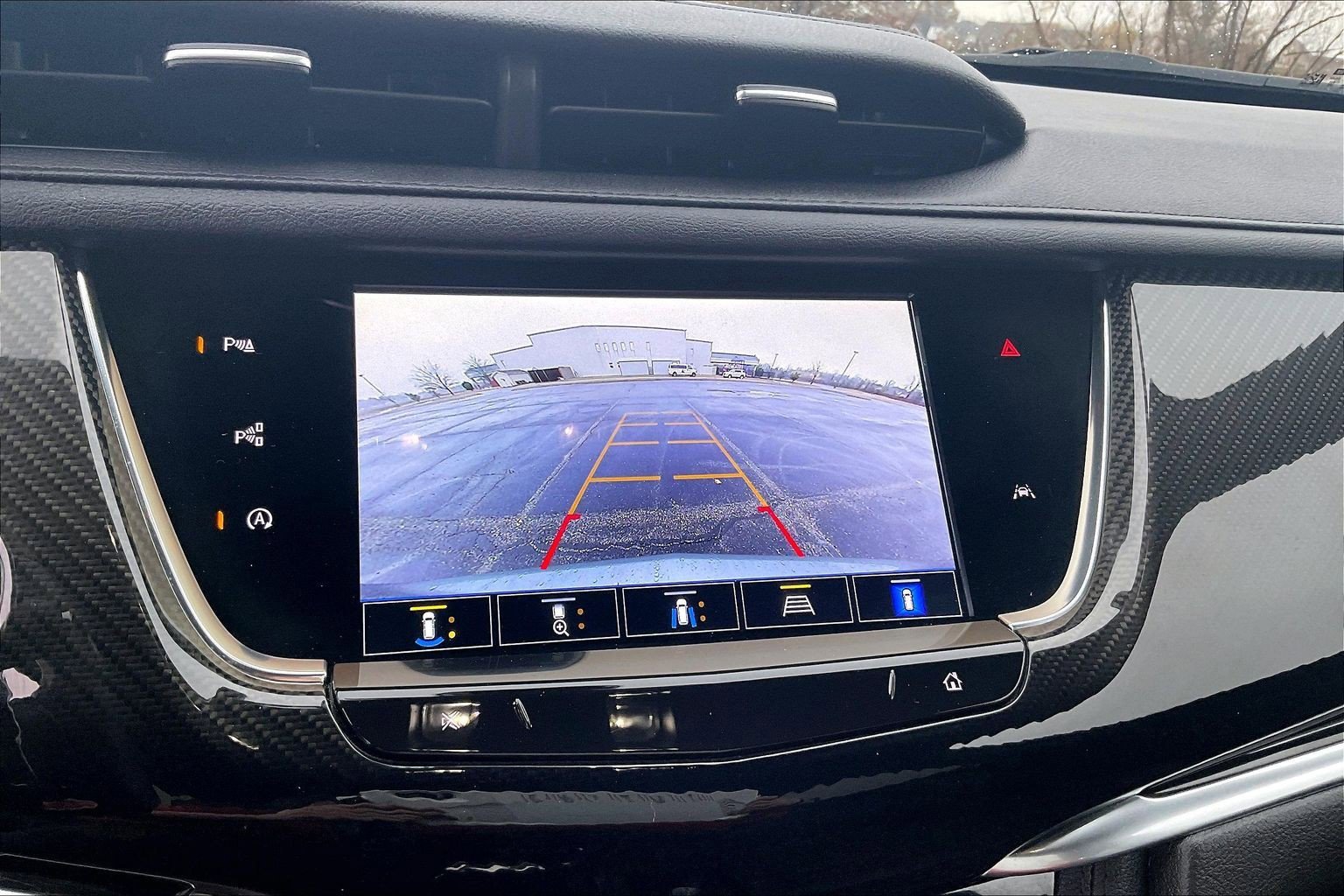 Used 2024 Cadillac XT6 Sport w/ Technology Package image 26