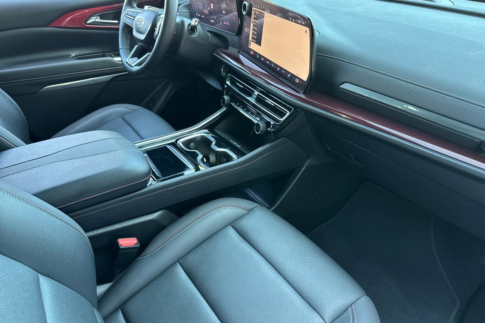 Used 2025 Chevrolet Traverse Z71 image 21