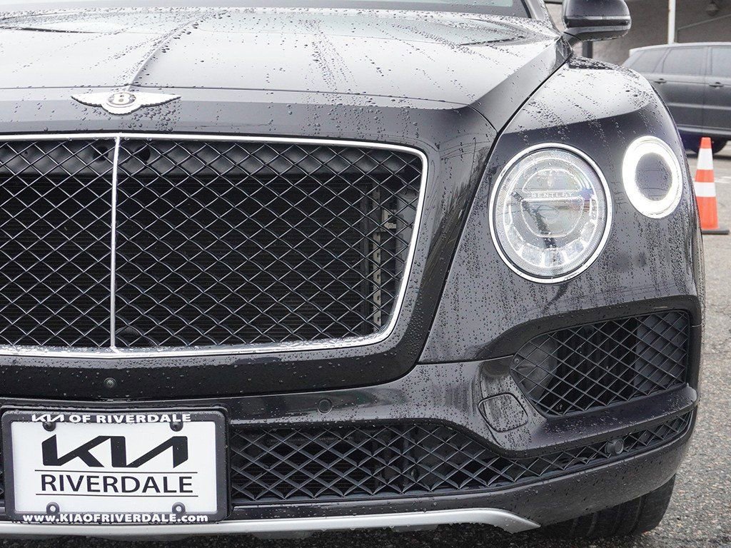 Used 2019 Bentley Bentayga AWD/4WD image 14