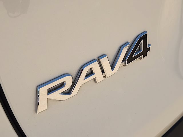 Used 2022 Toyota RAV4 Limited FWD image 7