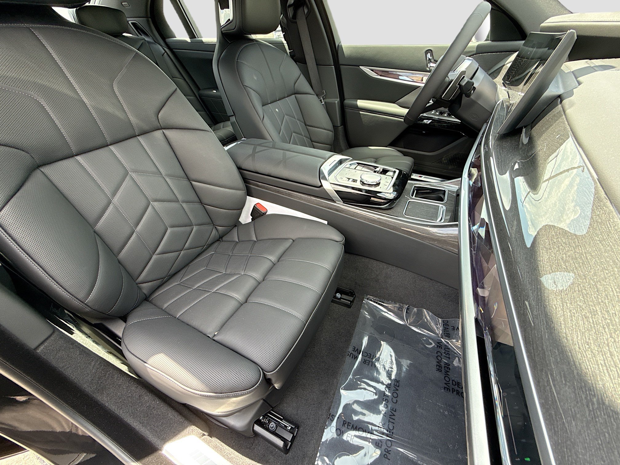 New 2026 BMW 760i xDrive w/ Executive Package AWD/4WD image 15