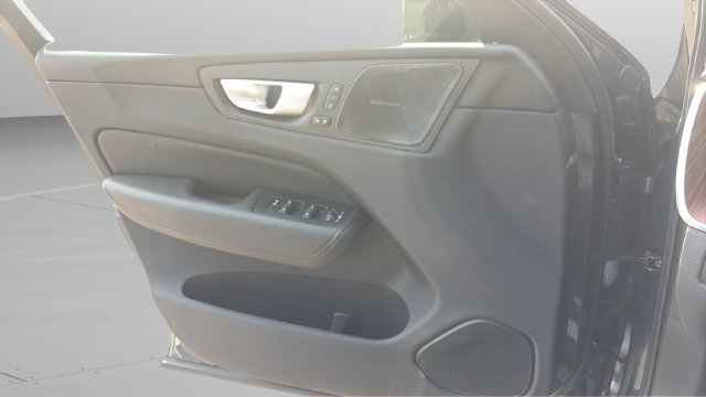Certified 2024 Volvo XC60 T8 Plus w/ Protection Package Premier AWD/4WD image 11