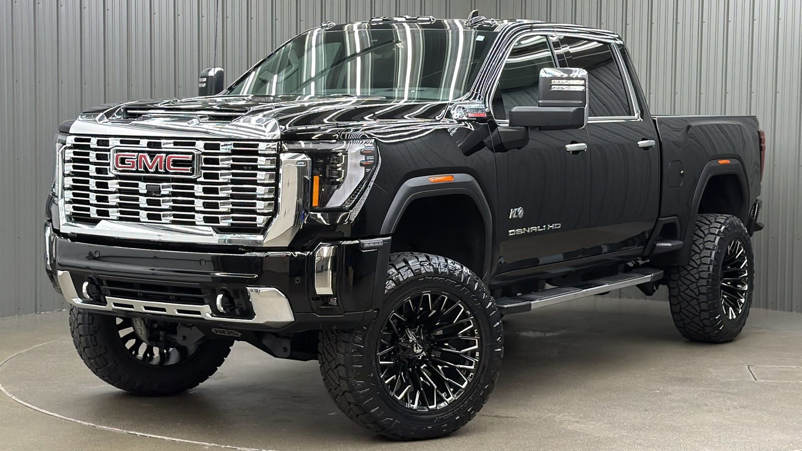 Used 2025 GMC Sierra 3500 Denali w/ Denali Reserve Package image 1