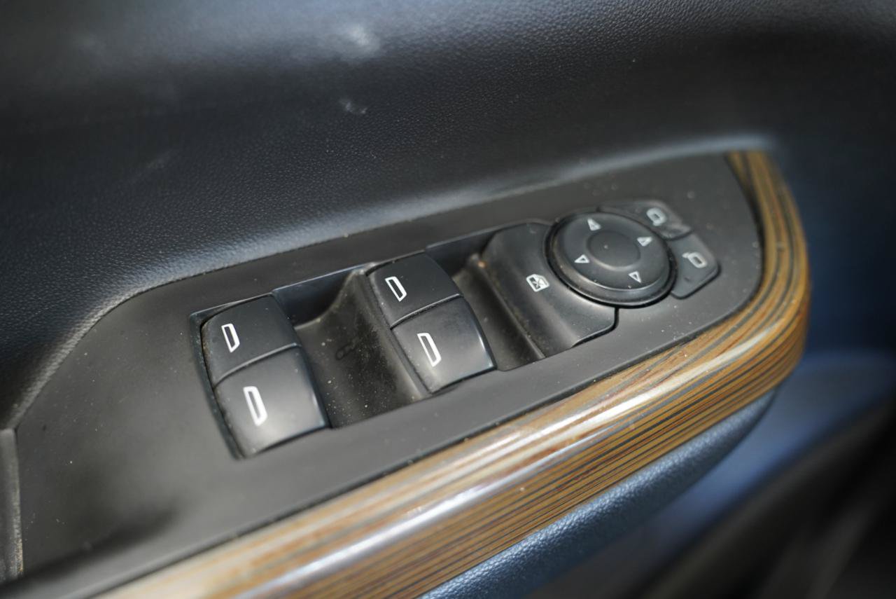 Used 2017 GMC Acadia SLE FWD image 27