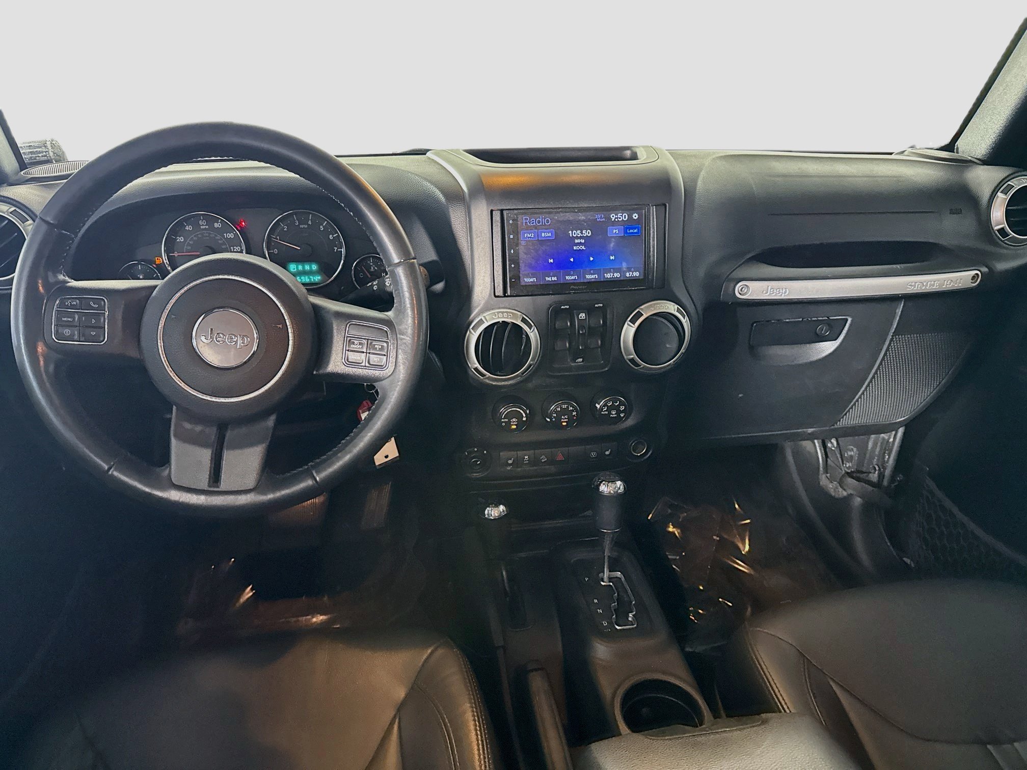 Used 2018 Jeep Wrangler Unlimited Rubicon w/ Cold Weather Group AWD/4WD image 17