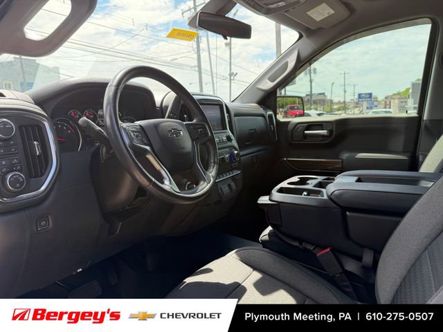 Used 2020 Chevrolet Silverado 1500 LT Trail Boss w/ Convenience Package AWD/4WD image 3