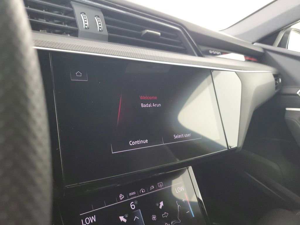 Used 2023 Audi e-tron S Premium Plus w/ Black Optic Package AWD/4WD image 27