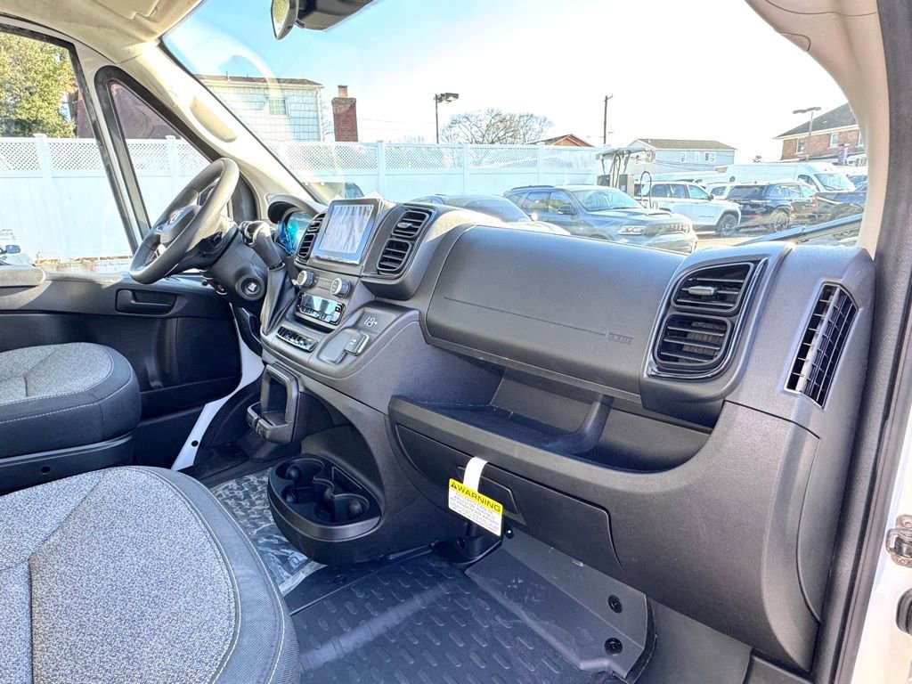 New 2025 RAM ProMaster 2500 w/ Crew Van Package FWD image 20