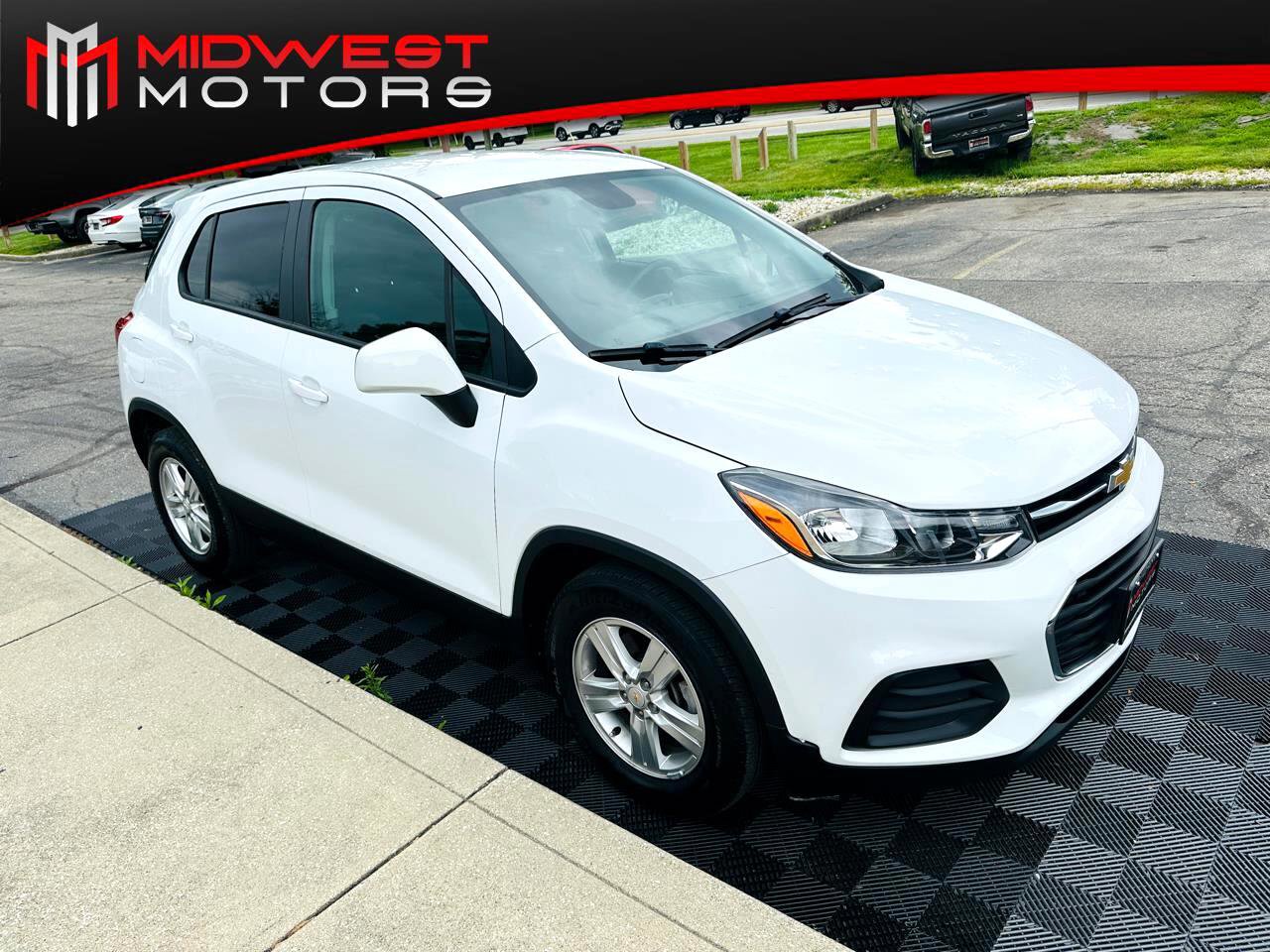 Used 2022 Chevrolet Trax LS w/ Tint and Cruise Package image 1
