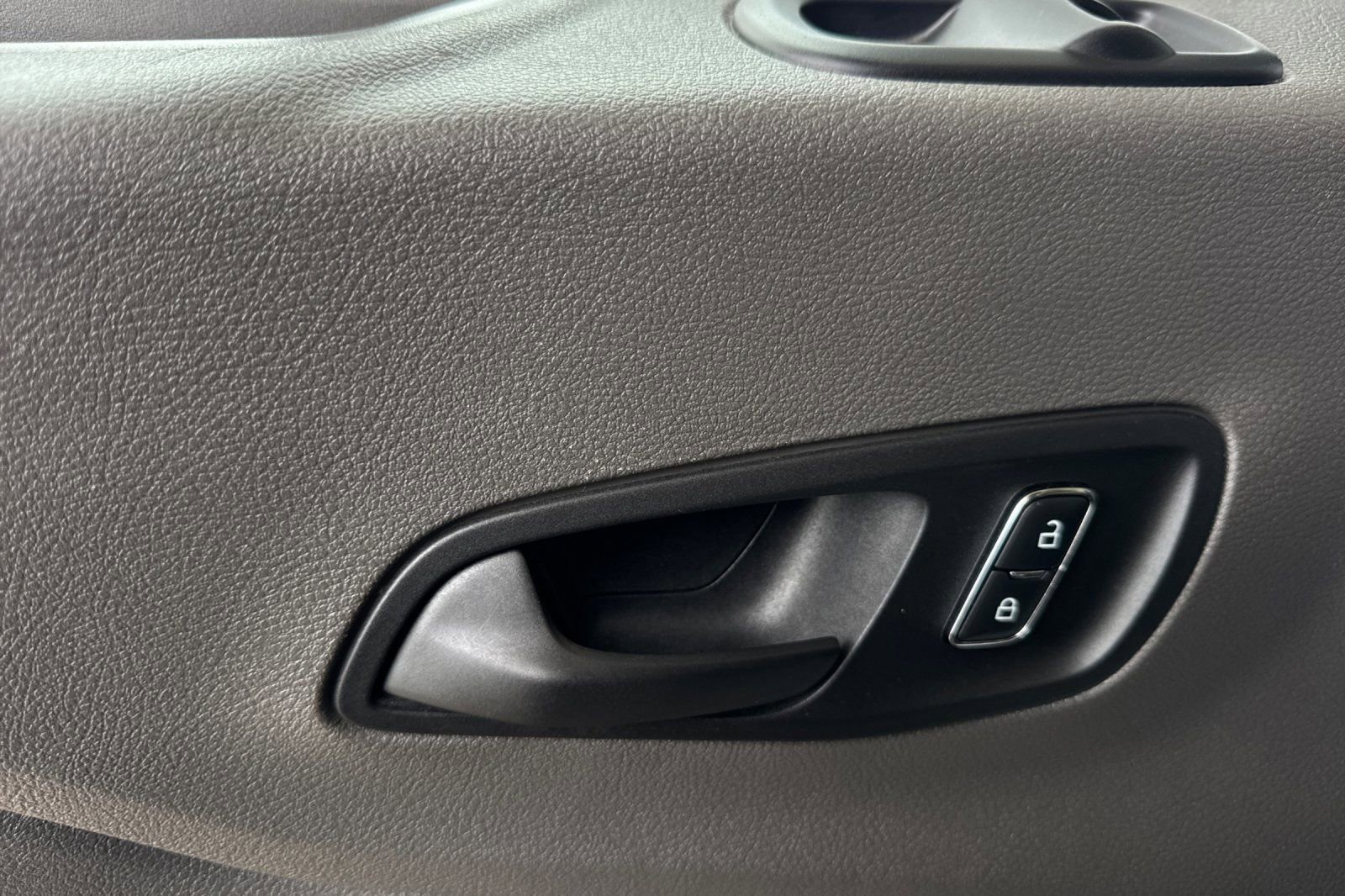 Used 2025 Ford Transit 250 148 Medium Roof w/ Load Area Protection Package image 11