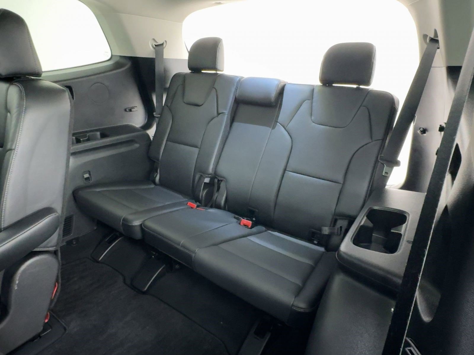 Used 2024 Kia Telluride EX w/ EX Captain's Chair Package image 26