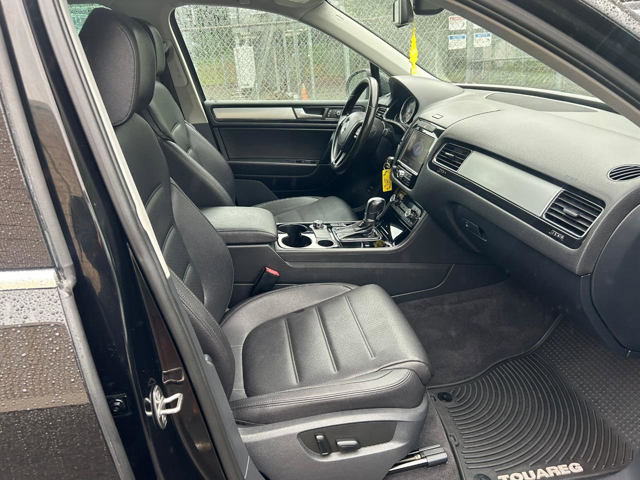 Used 2012 Volkswagen Touareg Sport AWD/4WD image 15