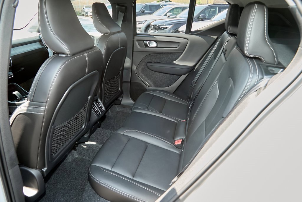 New 2026 Volvo XC40 B5 Core image 18