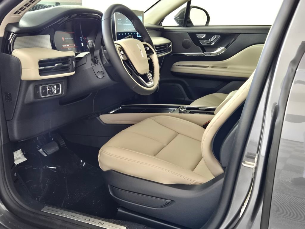New 2026 Lincoln Corsair Premiere image 7