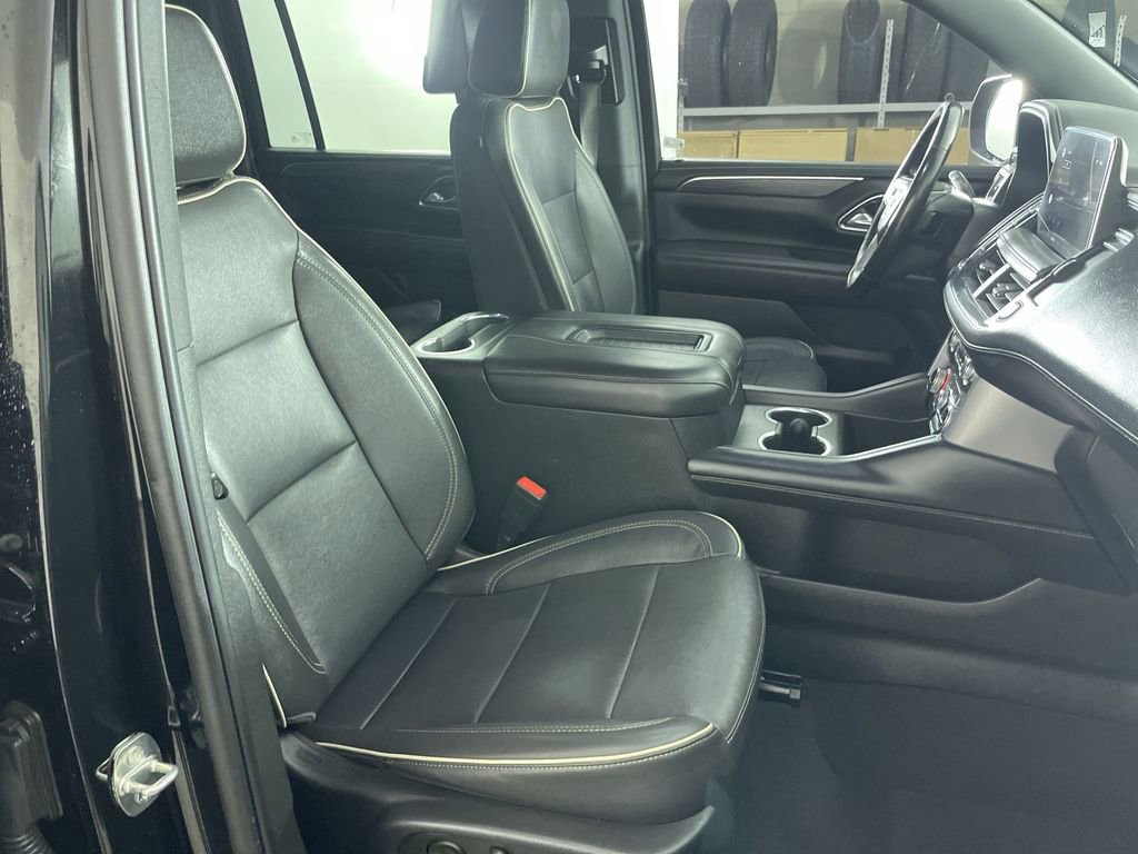 Used 2022 GMC Yukon XL SLT w/ SLT Premium Package image 28