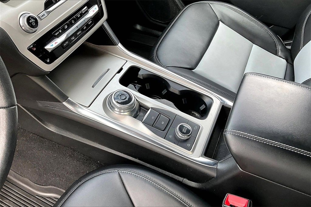 Used 2023 Ford Explorer XLT w/ Equipment Group 202A image 16