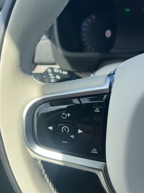 New 2026 Volvo XC90 B6 Ultra w/ Protection Package image 13