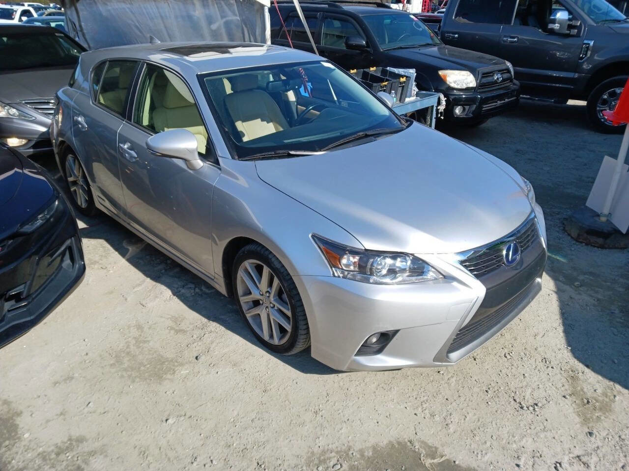 Used 2015 Lexus CT 200h image 7
