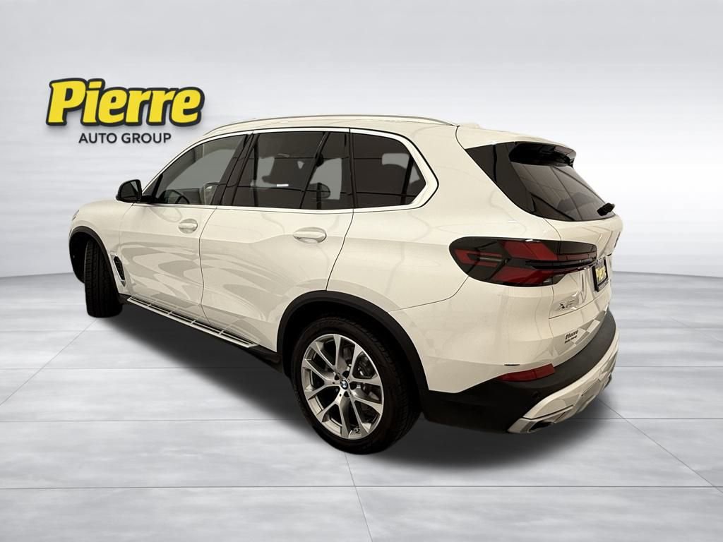 Used 2024 BMW X5 xDrive40i w/ Premium Package image 2