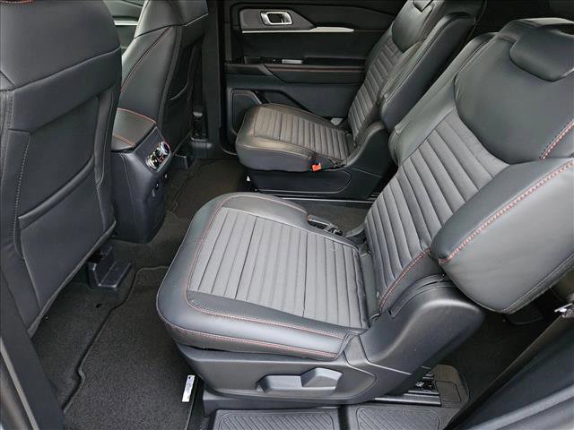 New 2026 Ford Explorer ST-Line w/ ST-Line Street Pack image 16