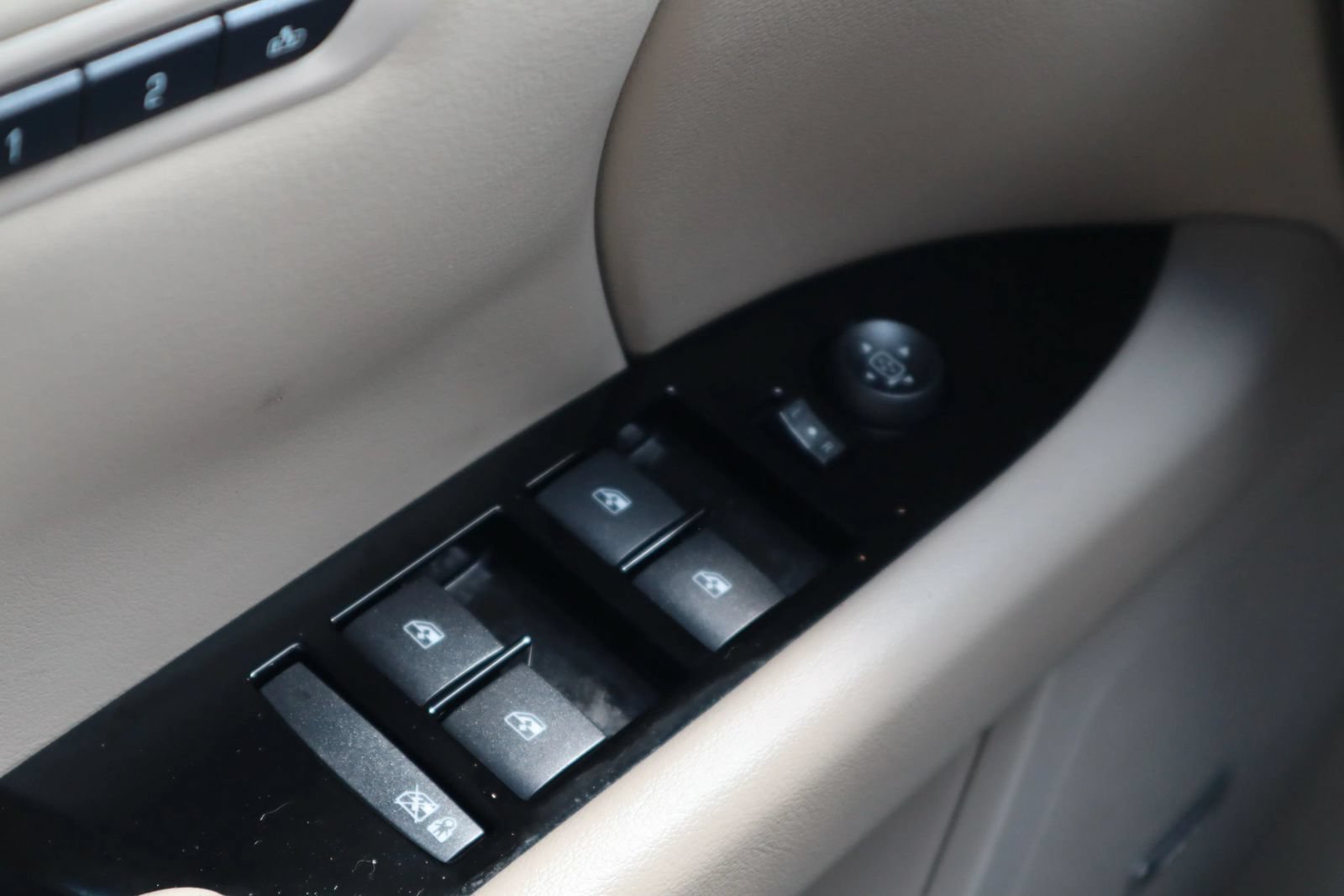 Used 2013 Cadillac XTS Luxury FWD image 26