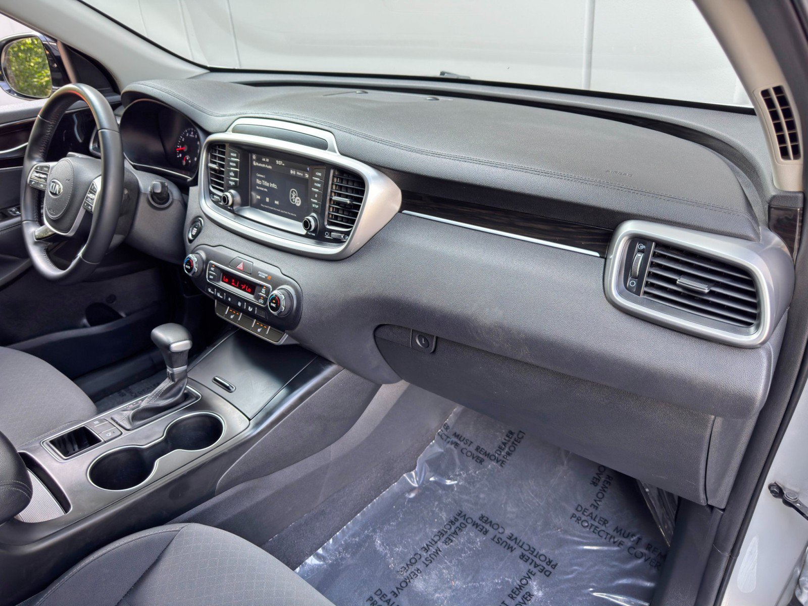 Used 2020 Kia Sorento S FWD image 13
