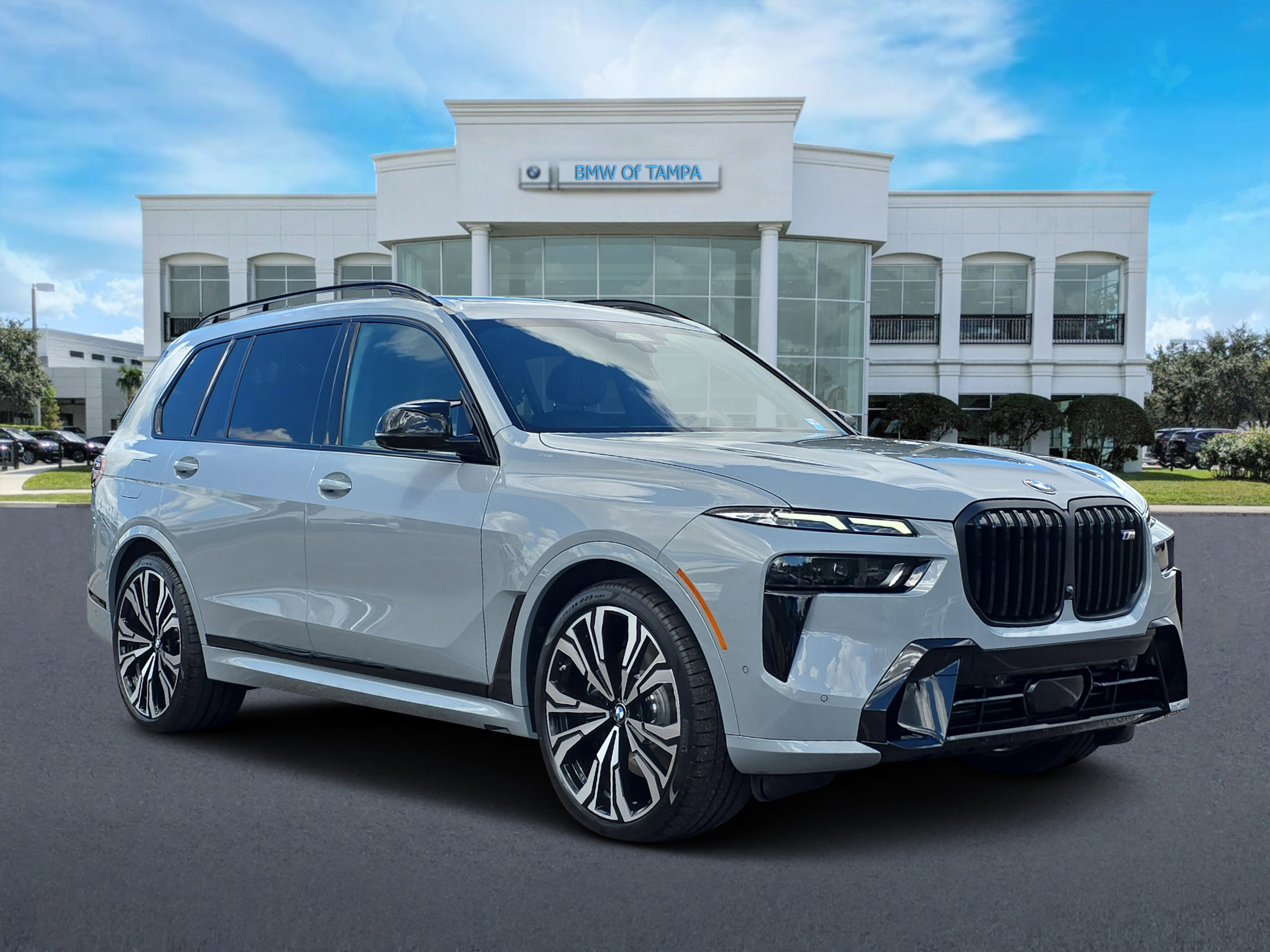 New 2026 BMW X7 M60i image 1