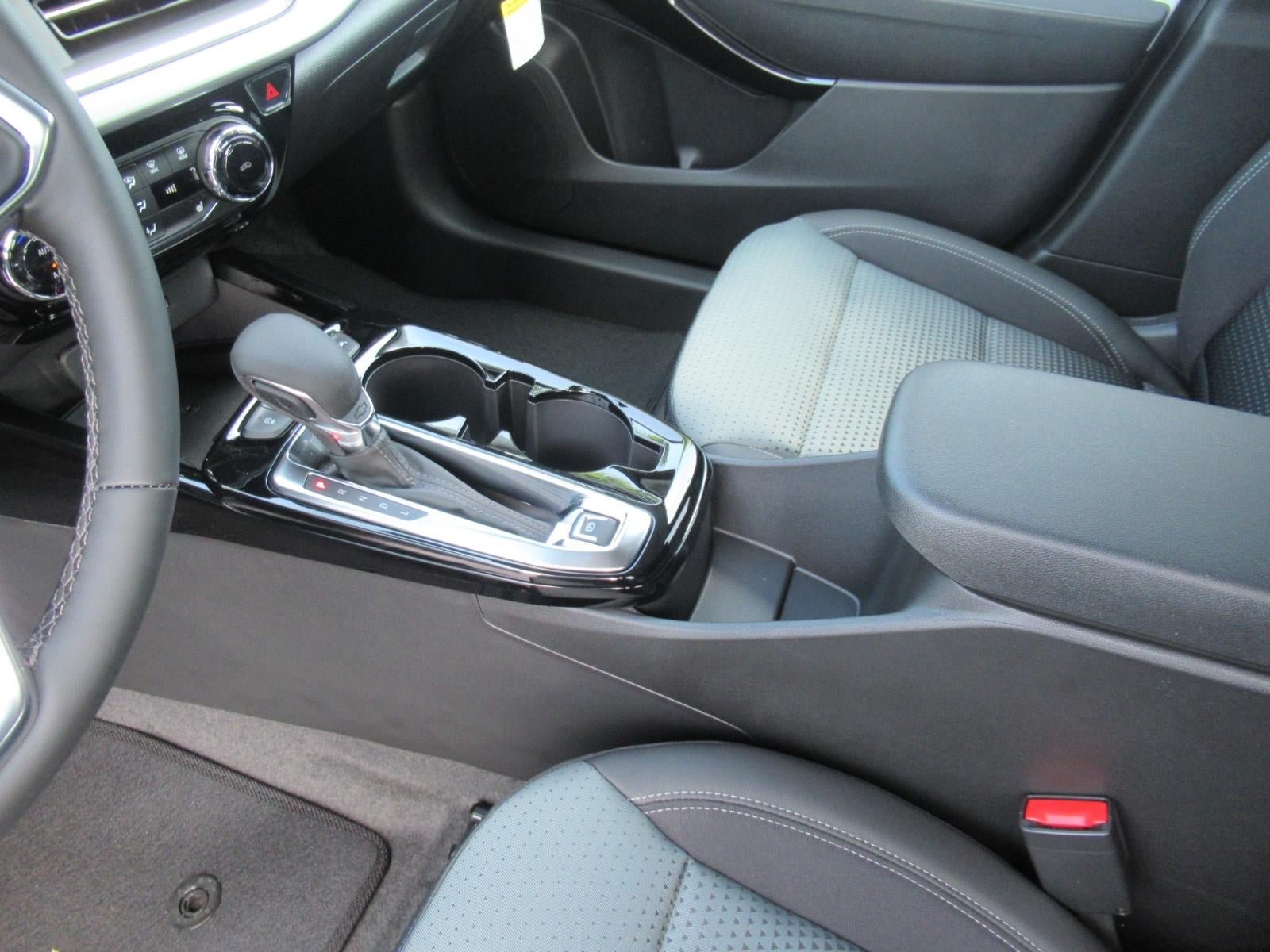 New 2026 Chevrolet Trax LT w/ Sunroof Package FWD image 16