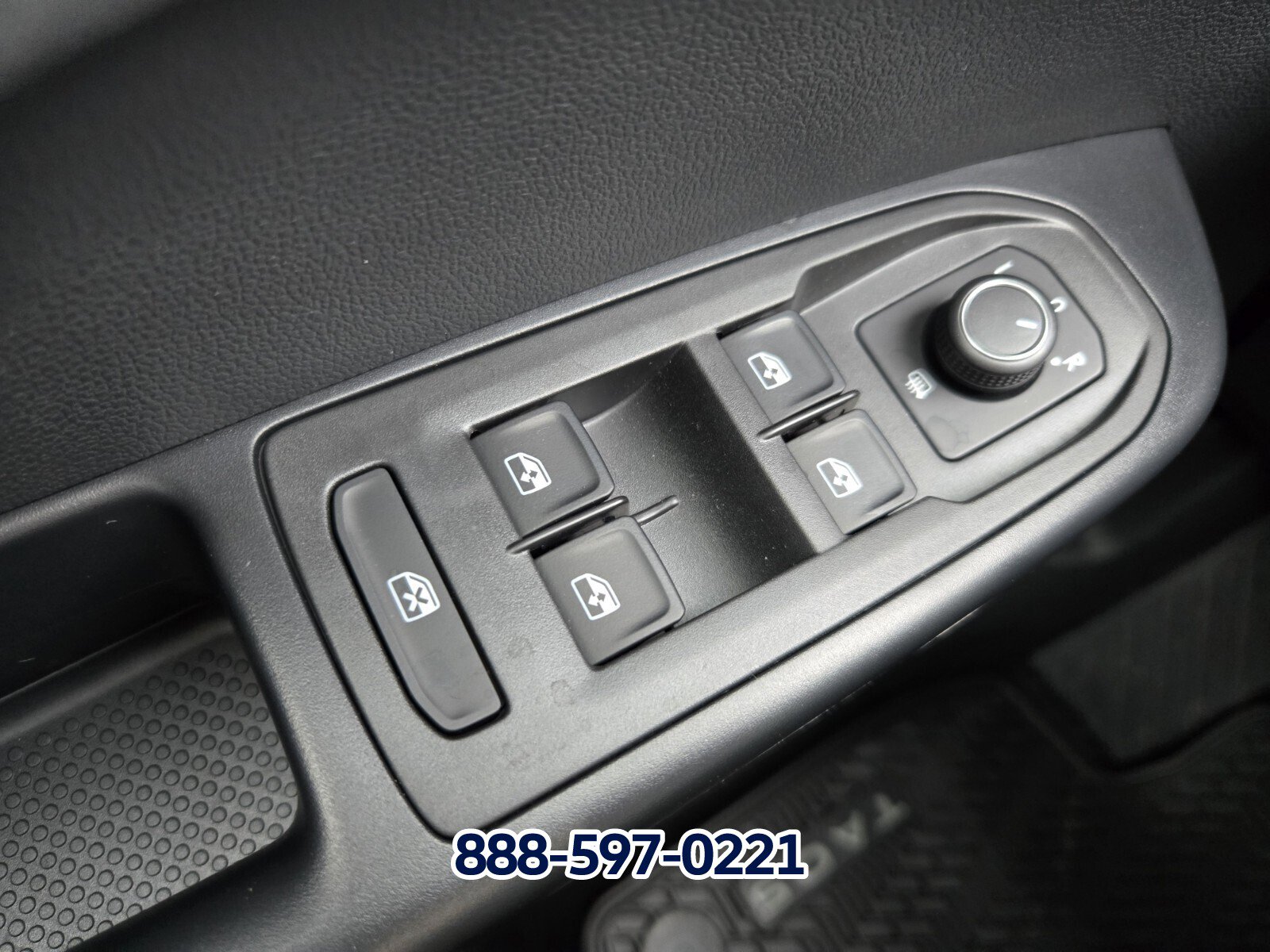 New 2026 Volkswagen Taos SE image 22