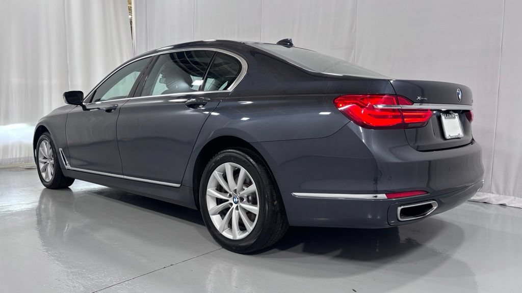 Used 2018 BMW 740i xDrive AWD/4WD image 8