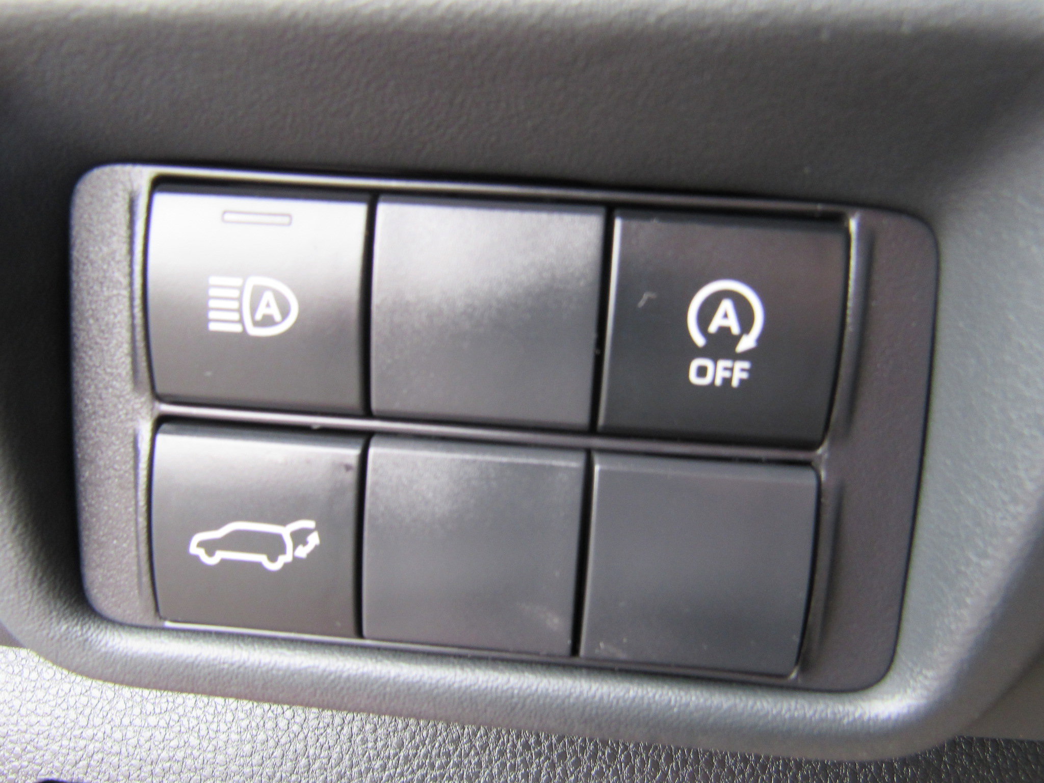 Used 2025 Toyota Highlander XLE image 11